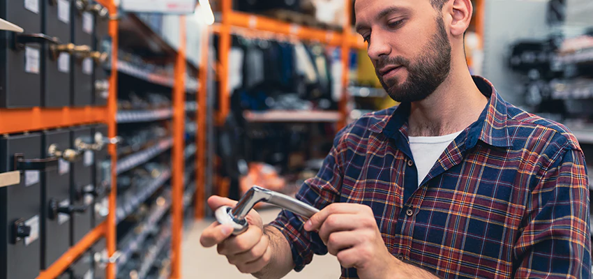 Locksmith For Retail Stores Lockout Services in East Rutherford, New Jersey